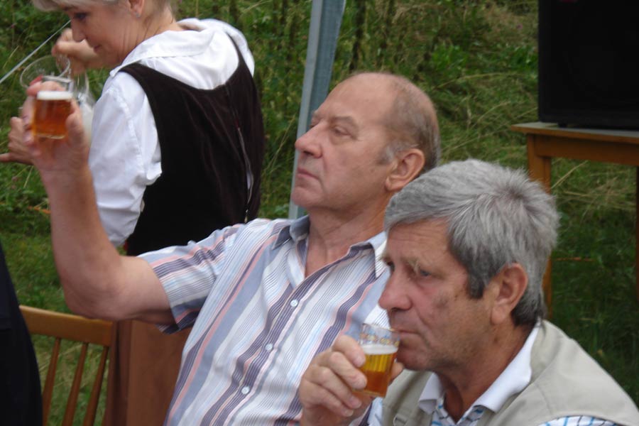 Jak to mám hádat, co mi tu lijou za zkažené patoky. Vždyť to nemá žádný bukete