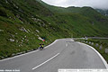 Hochalpenstrasse Grossglockner - úsek mezi 8. a 9.KEHRE (otočkou) ve kterém překonávám 2000 m.n.m.