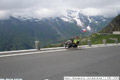 Hochalpenstrasse Grossglockner 7. 7. 2007 - pohled dolů z 2240m.n.m na 10.otočku v 2116m.n.m.
