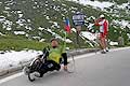 Hochalpenstrasse Grossglockner 7. 7. 2007 - S italským cyklistou ve 12.otočce  2334m.n.m. 