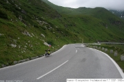 Hochalpenstrasse Grossglockner - úsek mezi 8. a 9.KEHRE (otočkou) ve kterém překonávám 2000 m.n.m.