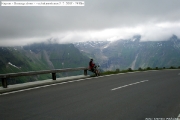 Hochalpenstrasse Grossglockner 7. 7. 2007 - trpělivě čekající Dušan