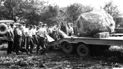 Stavba pomníku OBĚTEM SVĚTOVÝCH VÁLEK LUBOJATY 1961