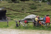 Při veselé debatě s italským majitelem chatky u vjezdu do Area PIC-NIC
